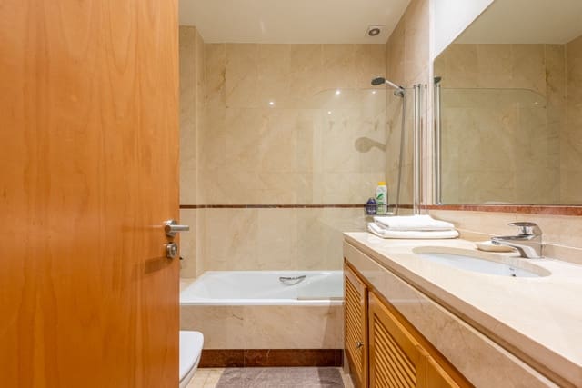 2 camera da letto Appartamento in vendita in Puerto Banus, Marbella con piscina garage - 895.000 € (Rif: 9848540)