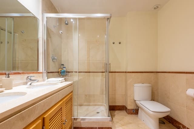 2 camera da letto Appartamento in vendita in Puerto Banus, Marbella con piscina garage - 895.000 € (Rif: 9848540)