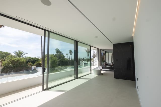 3 soverom Kjedet enebolig til salgs i La Dama de Noche - La Alzambra, Marbella med svømmebasseng garasje - € 6 250 000 (Ref: 9848541)