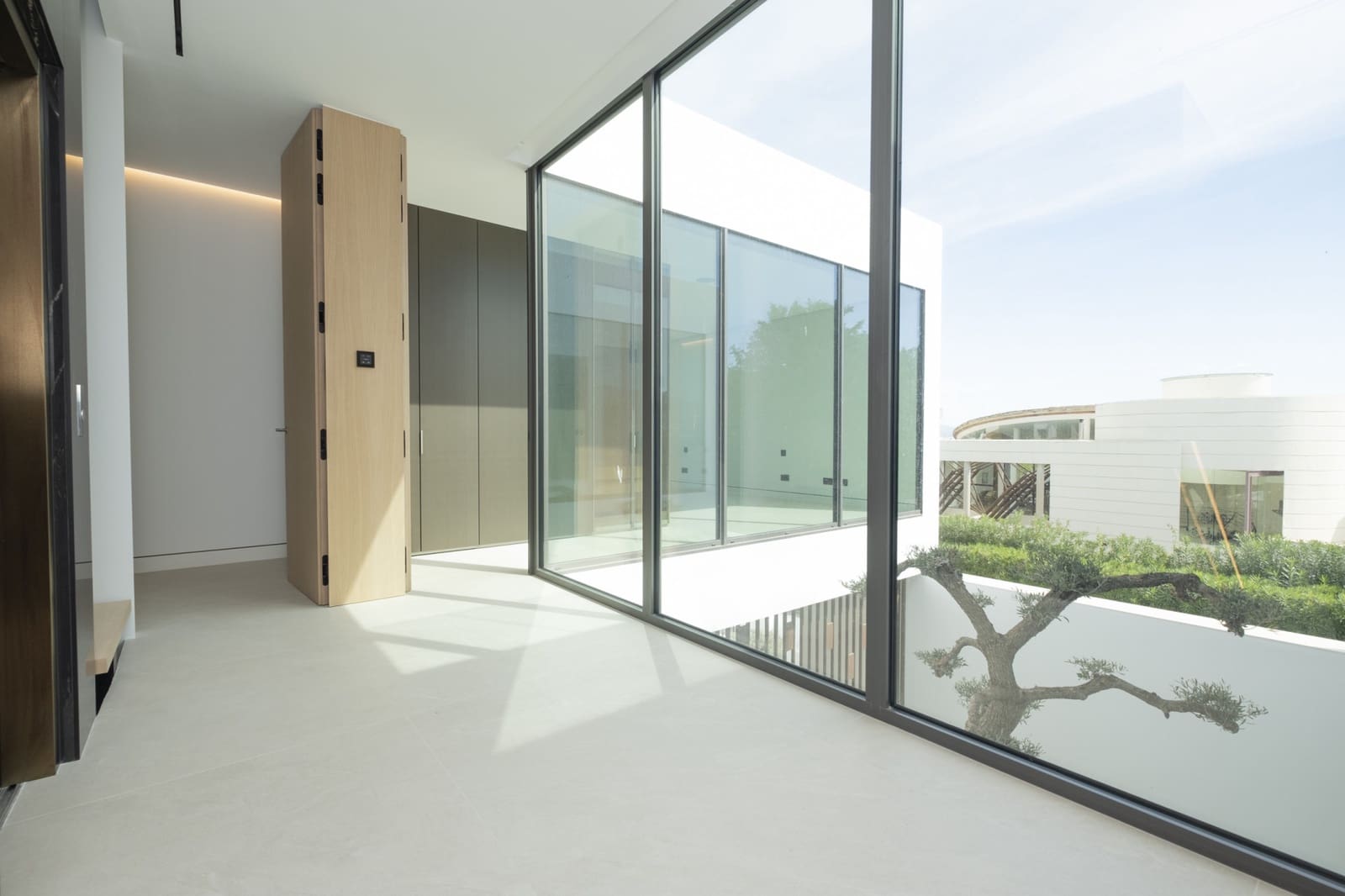 3 bedroom Semi-detached Villa for sale in Nueva Andalucia with pool garage - € 6,250,000 (Ref: 9848541)