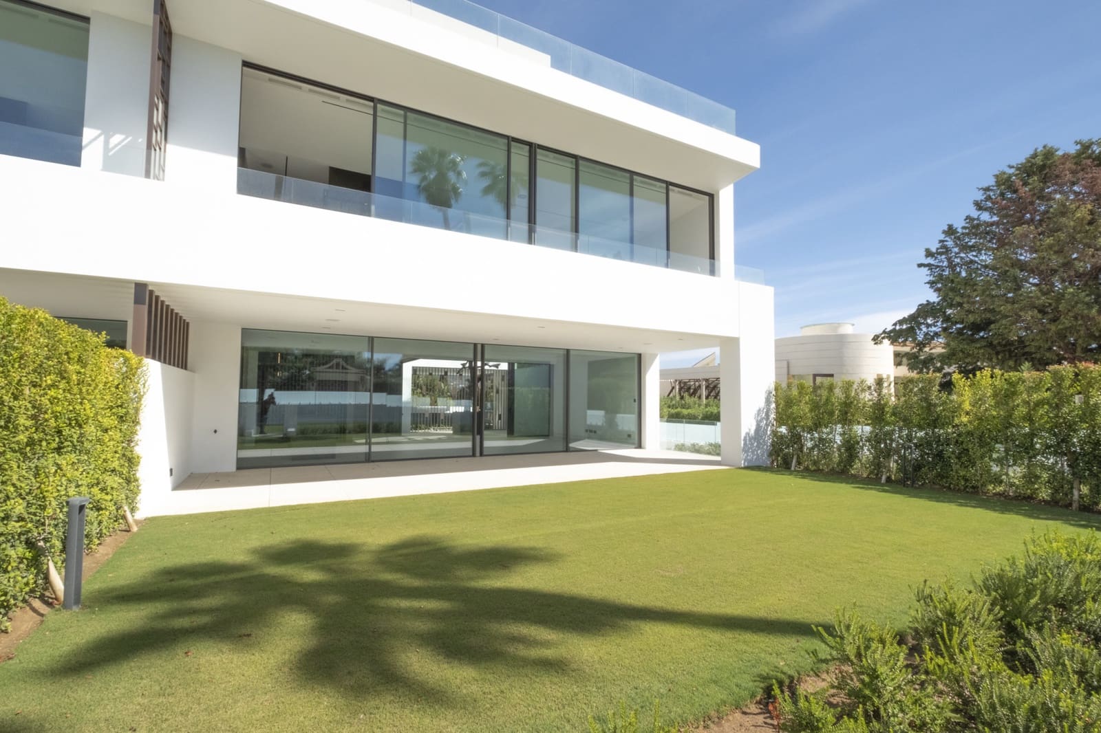 3 bedroom Semi-detached Villa for sale in Nueva Andalucia with pool garage - € 6,250,000 (Ref: 9848541)