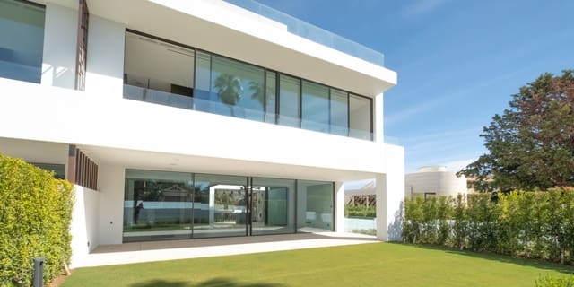 3 soverom Kjedet enebolig til salgs i La Dama de Noche - La Alzambra, Marbella med svømmebasseng garasje - € 6 250 000 (Ref: 9848541)