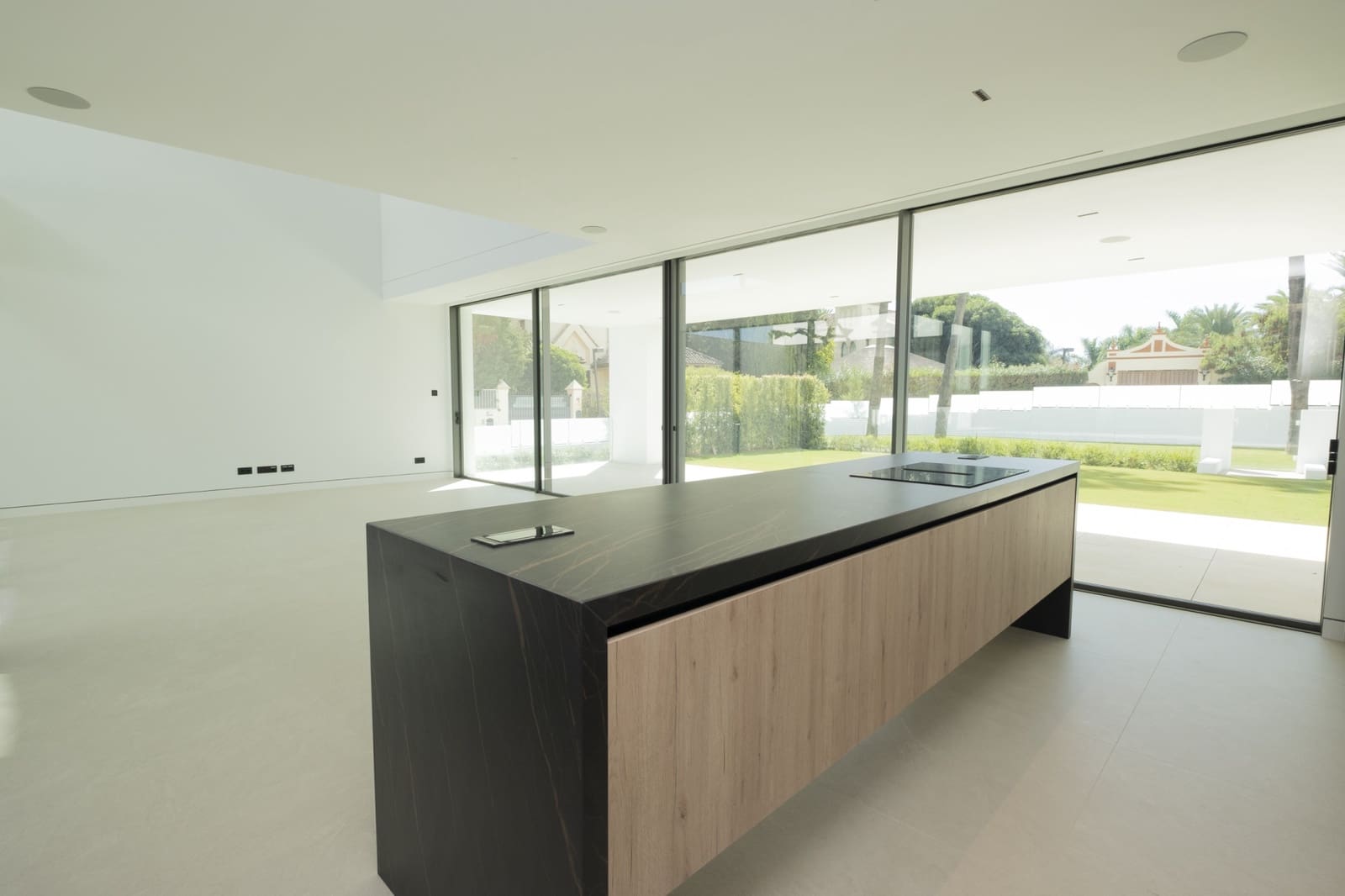 3 bedroom Semi-detached Villa for sale in Nueva Andalucia with pool garage - € 6,250,000 (Ref: 9848541)