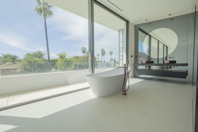 3 soverom Kjedet enebolig til salgs i La Dama de Noche - La Alzambra, Marbella med svømmebasseng garasje - € 6 250 000 (Ref: 9848541)