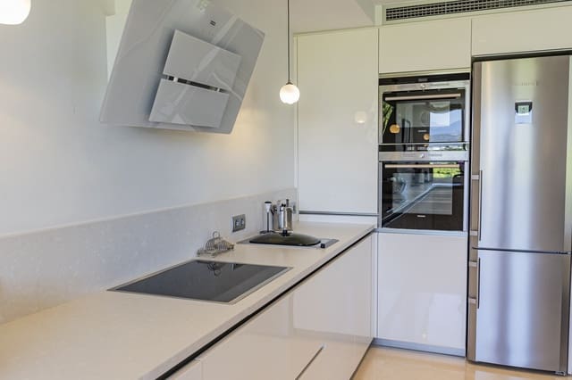 3 Zimmer Penthouse zu verkaufen in Puerto Banus, Marbella mit Pool Garage - 5.750.000 € (Ref: 9848549)