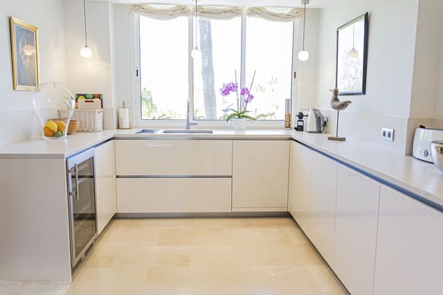 3 Zimmer Penthouse zu verkaufen in Puerto Banus, Marbella mit Pool Garage - 5.750.000 € (Ref: 9848549)