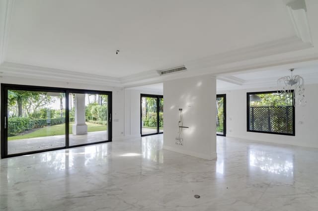 6 soverom Villa til salgs i Lomas De Marbella, Marbella med svømmebasseng garasje - € 3 150 000 (Ref: 9848550)