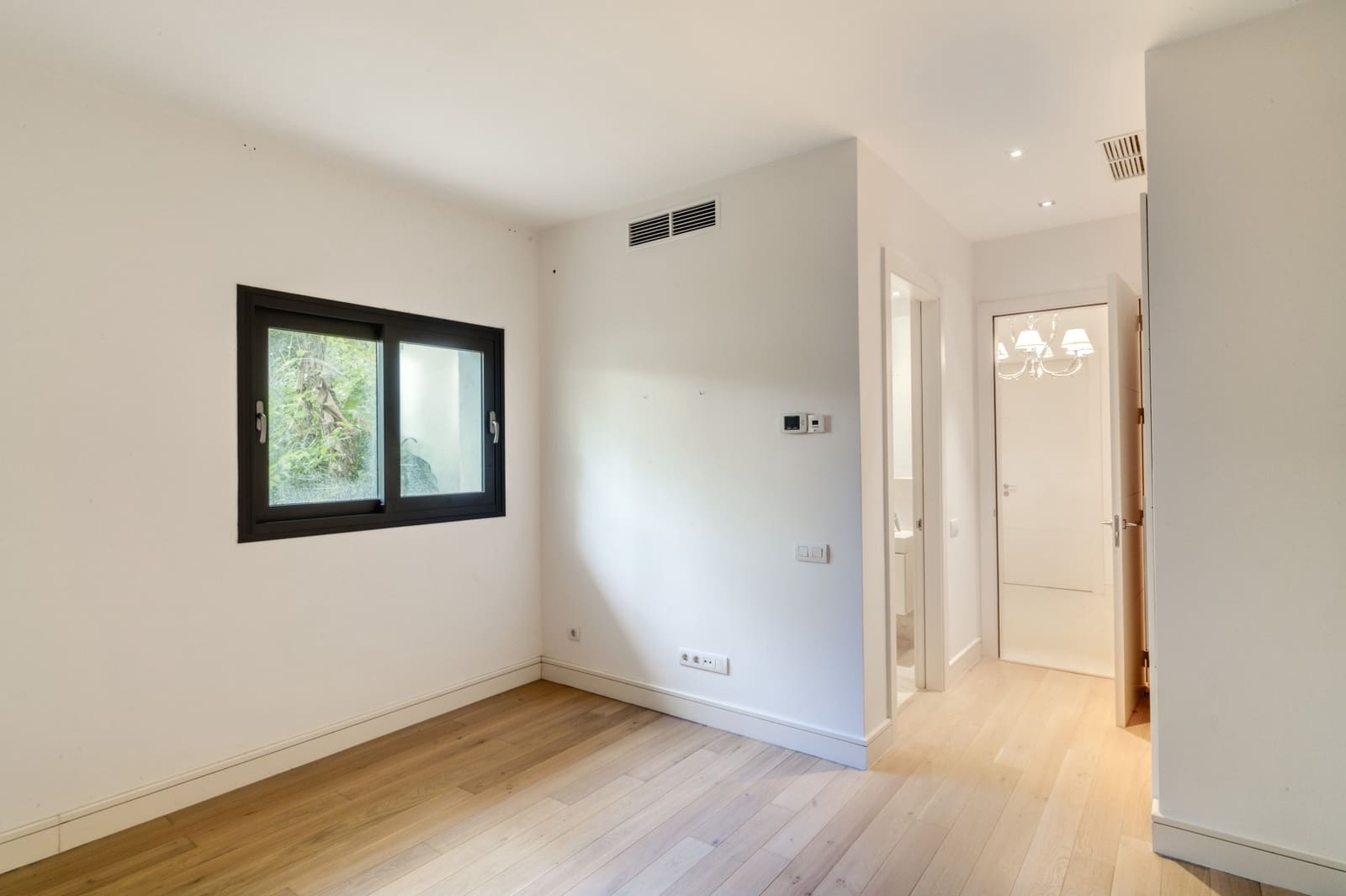 6 soverom Villa til salgs i Marbella med svømmebasseng garasje - € 3 150 000 (Ref: 9848550)