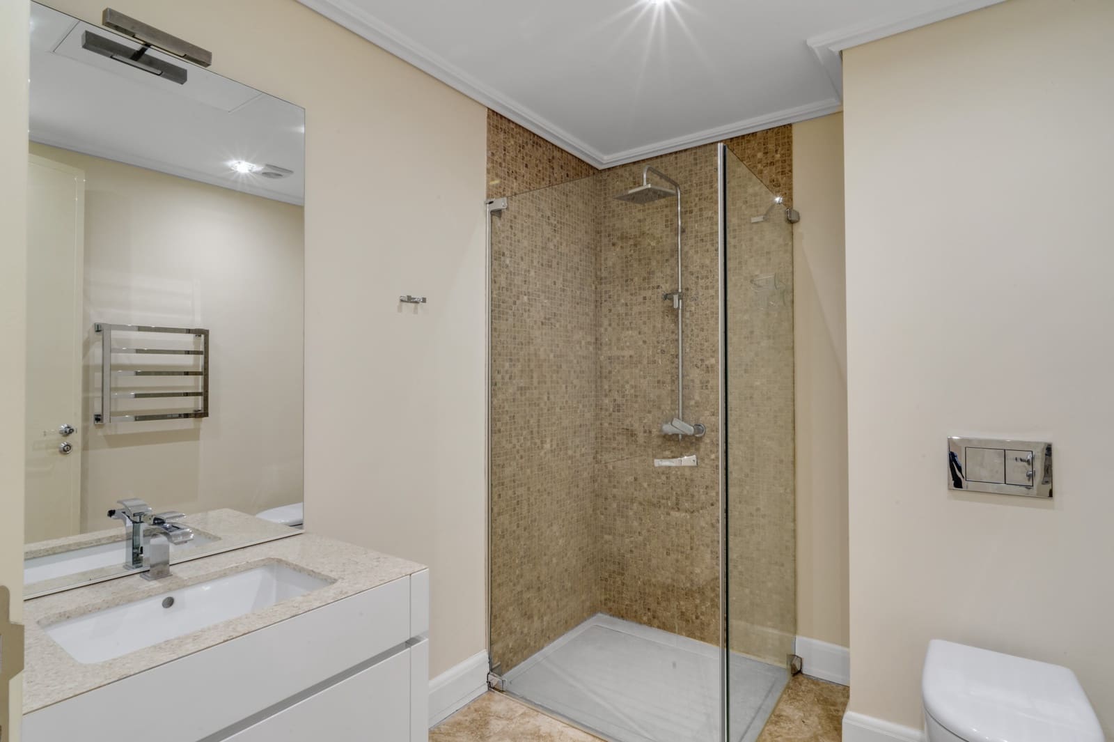 6 soverom Villa til salgs i Marbella med svømmebasseng garasje - € 3 150 000 (Ref: 9848550)