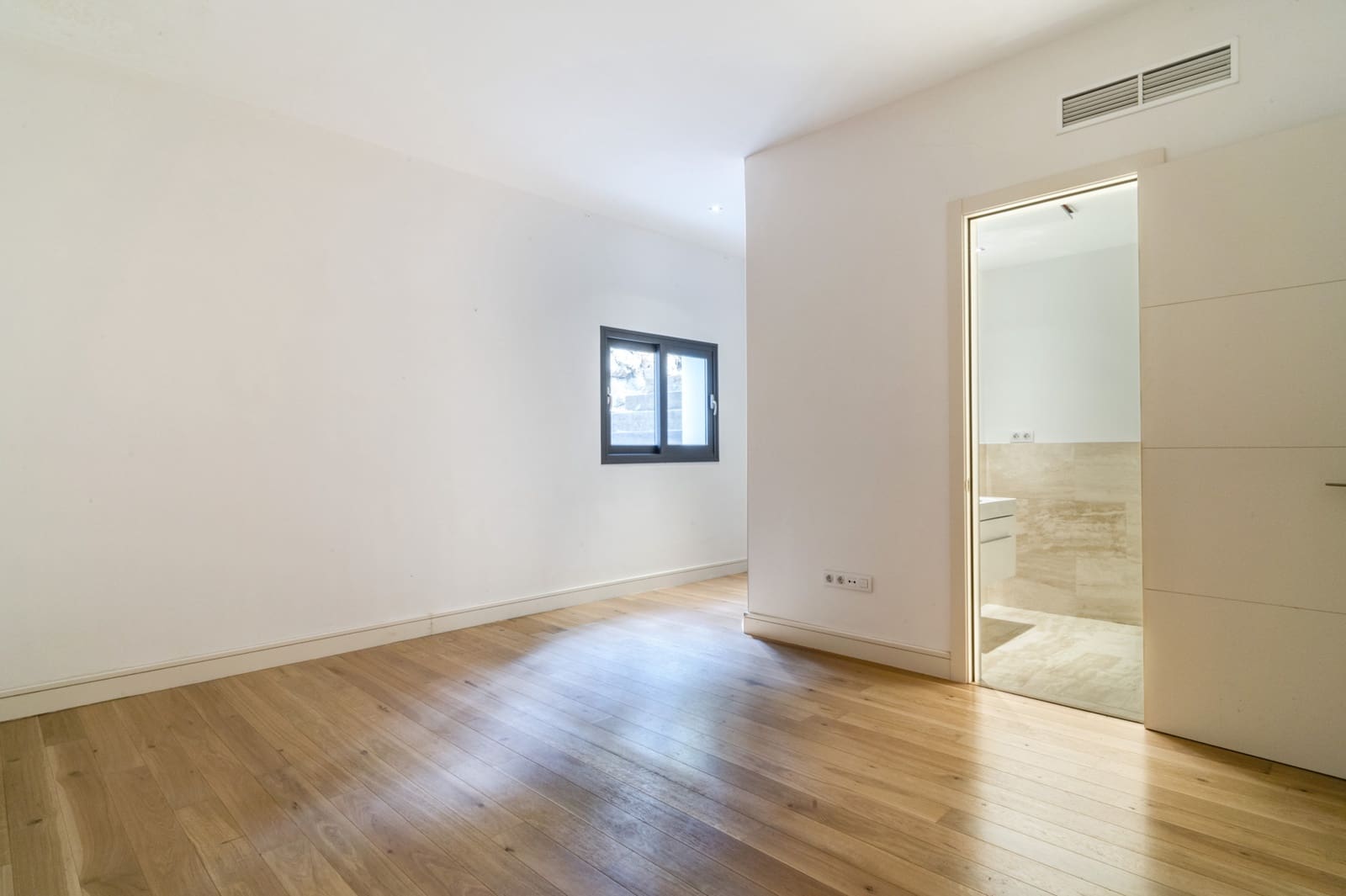 6 soverom Villa til salgs i Marbella med svømmebasseng garasje - € 3 150 000 (Ref: 9848550)