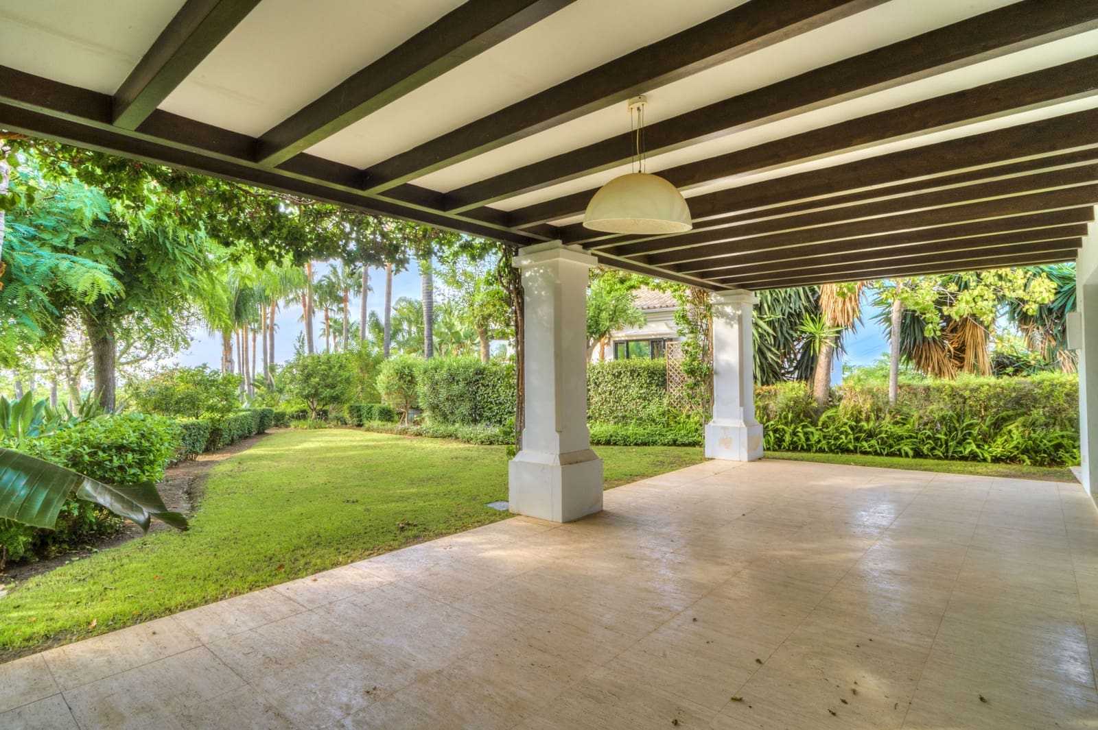6 soverom Villa til salgs i Marbella med svømmebasseng garasje - € 3 150 000 (Ref: 9848550)