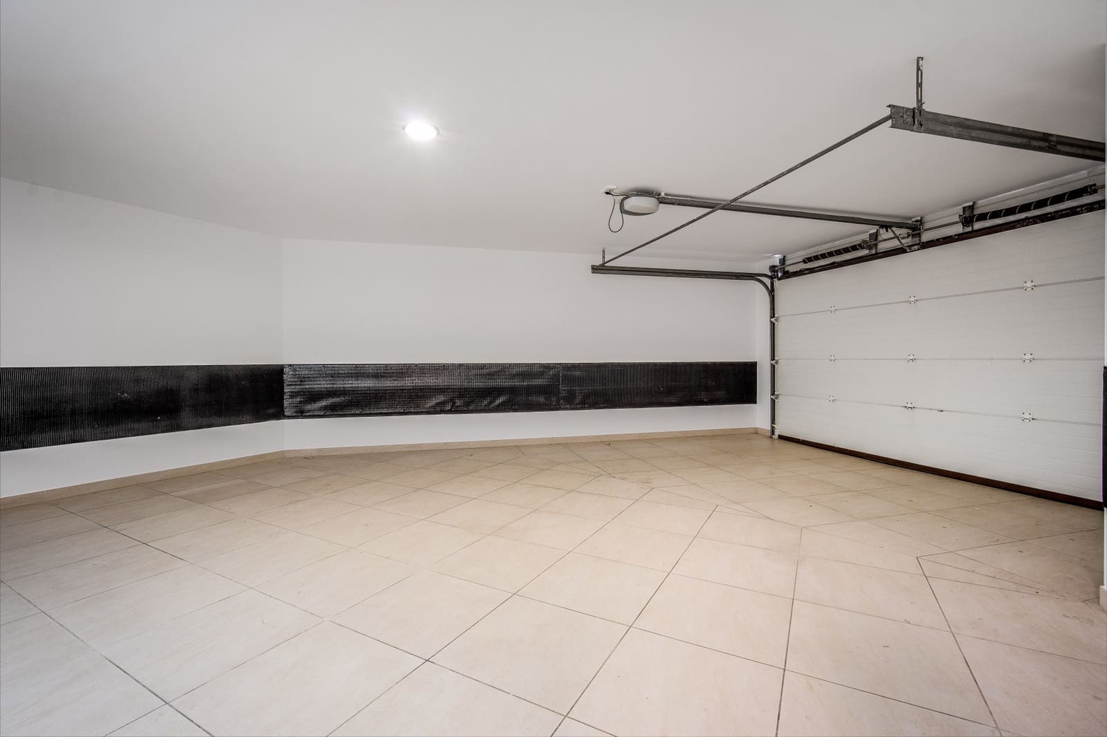 5 soverom Villa til salgs i Marbella med svømmebasseng garasje - € 2 650 000 (Ref: 9848551)