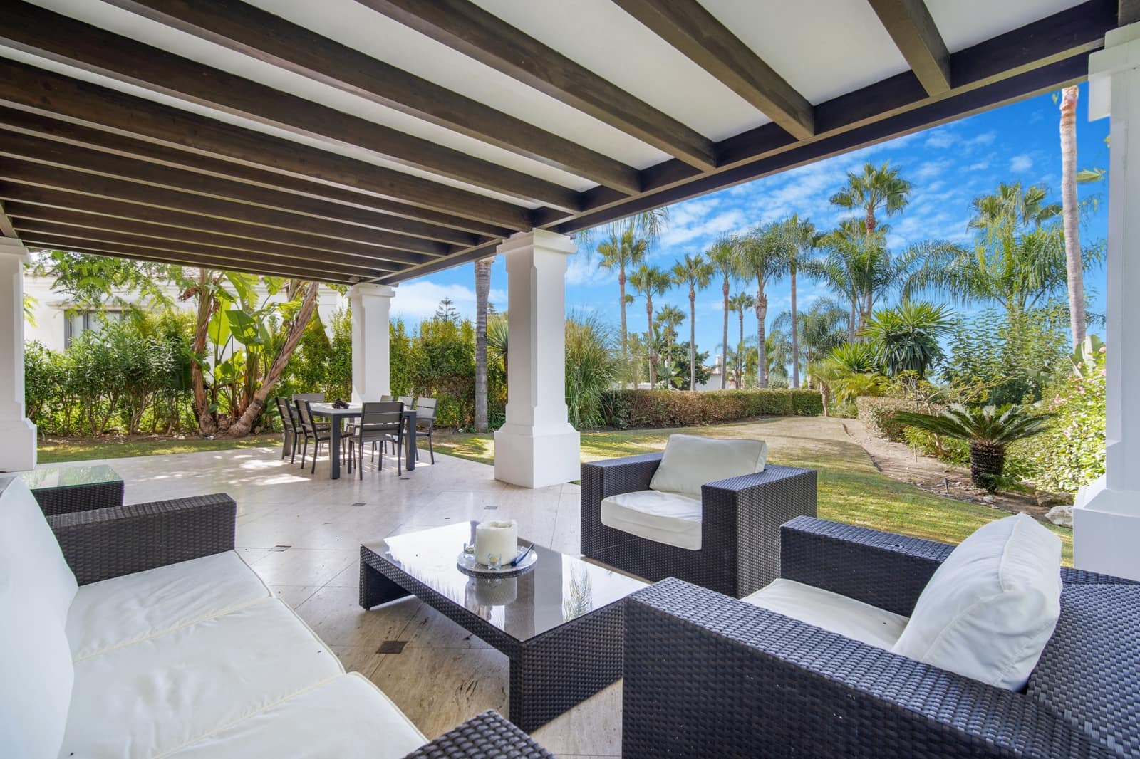 5 soverom Villa til salgs i Marbella med svømmebasseng garasje - € 2 650 000 (Ref: 9848551)