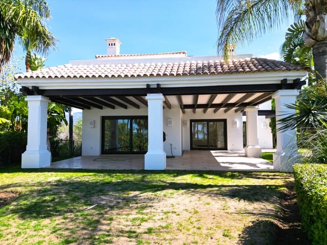 5 bedroom Villa for sale in Lomas De Marbella, Marbella with pool garage - € 2,650,000 (Ref: 9848551)