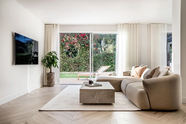 4 bedroom Apartment for sale in Lomas De Marbella, Marbella with pool garage - € 1,995,000 (Ref: 9848552)