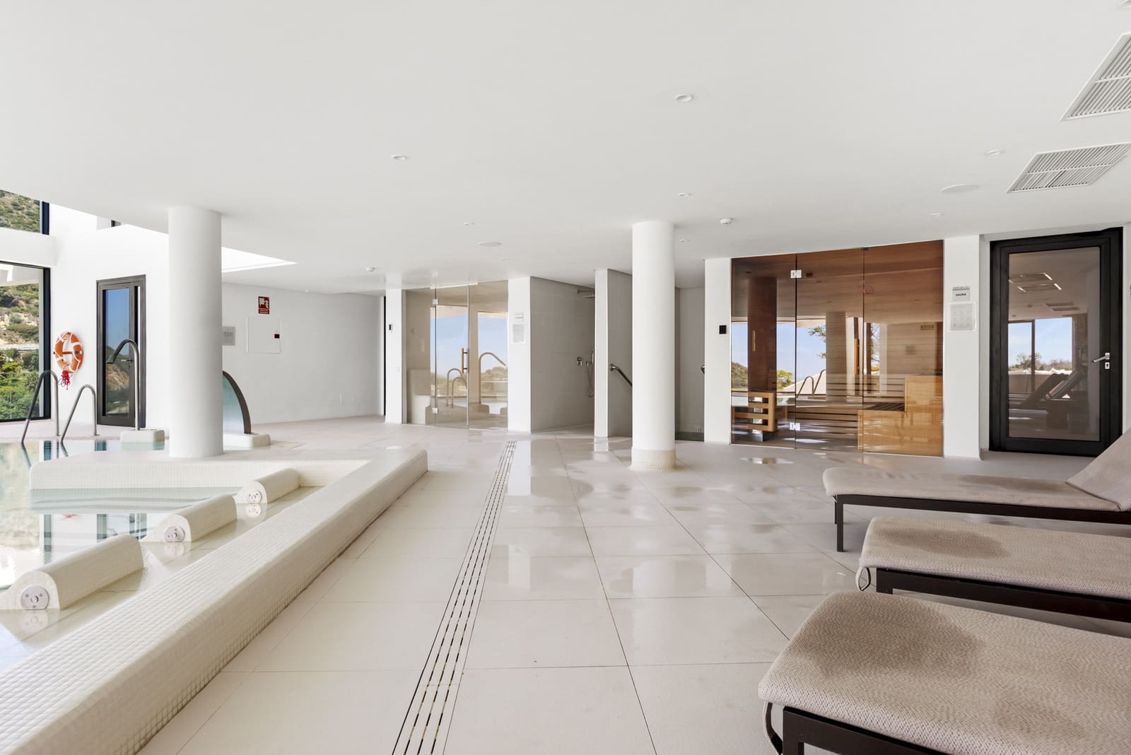 3 bedroom Apartment for sale in Ojen with pool garage - € 1,325,000 (Ref: 9848553)