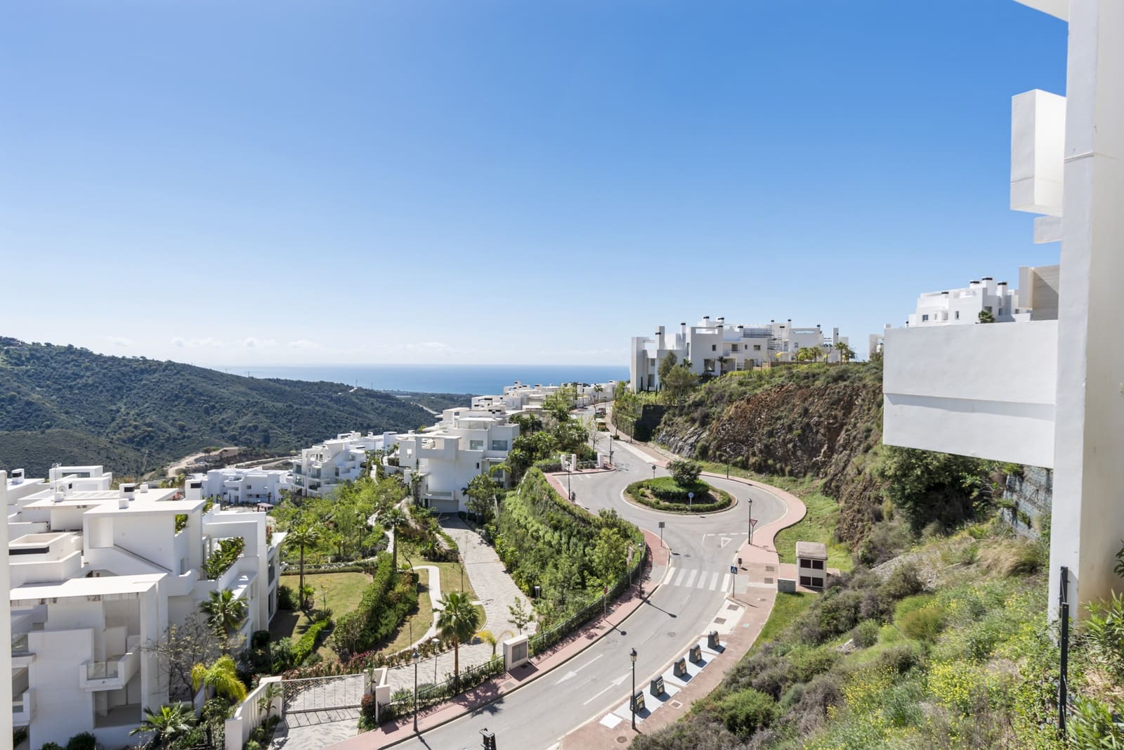 3 bedroom Apartment for sale in Ojen with pool garage - € 1,325,000 (Ref: 9848553)