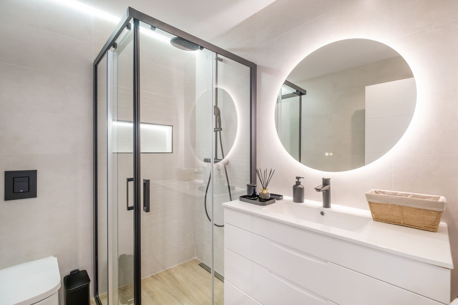 3 bedroom Penthouse for sale in Marbella with pool garage - € 2,950,000 (Ref: 9848554)