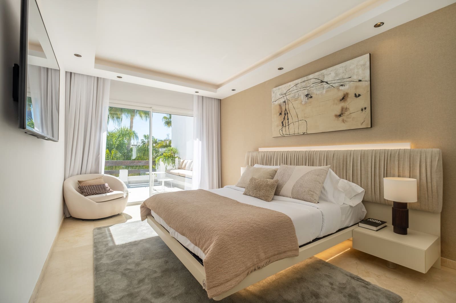 3 bedroom Penthouse for sale in Marbella with pool garage - € 2,950,000 (Ref: 9848554)