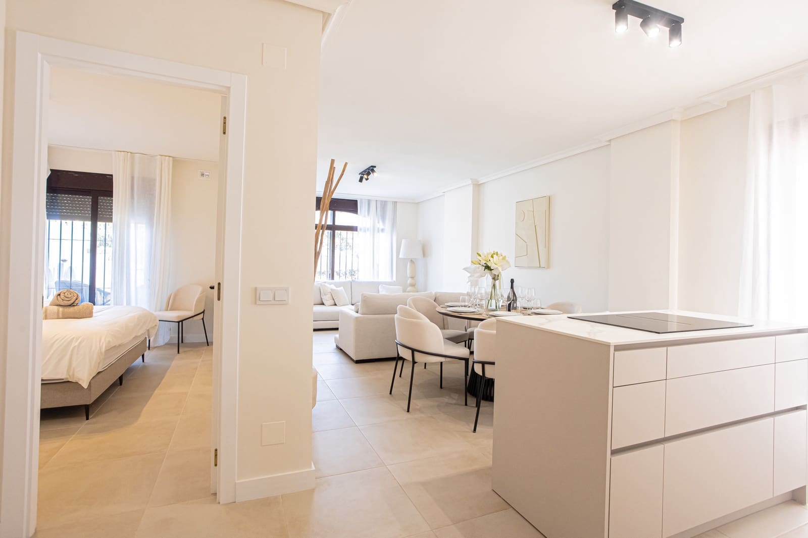3 sypialnia Apartament na sprzedaż w Marbella z basenem garażem - 749 000 € (Ref: 9848555)