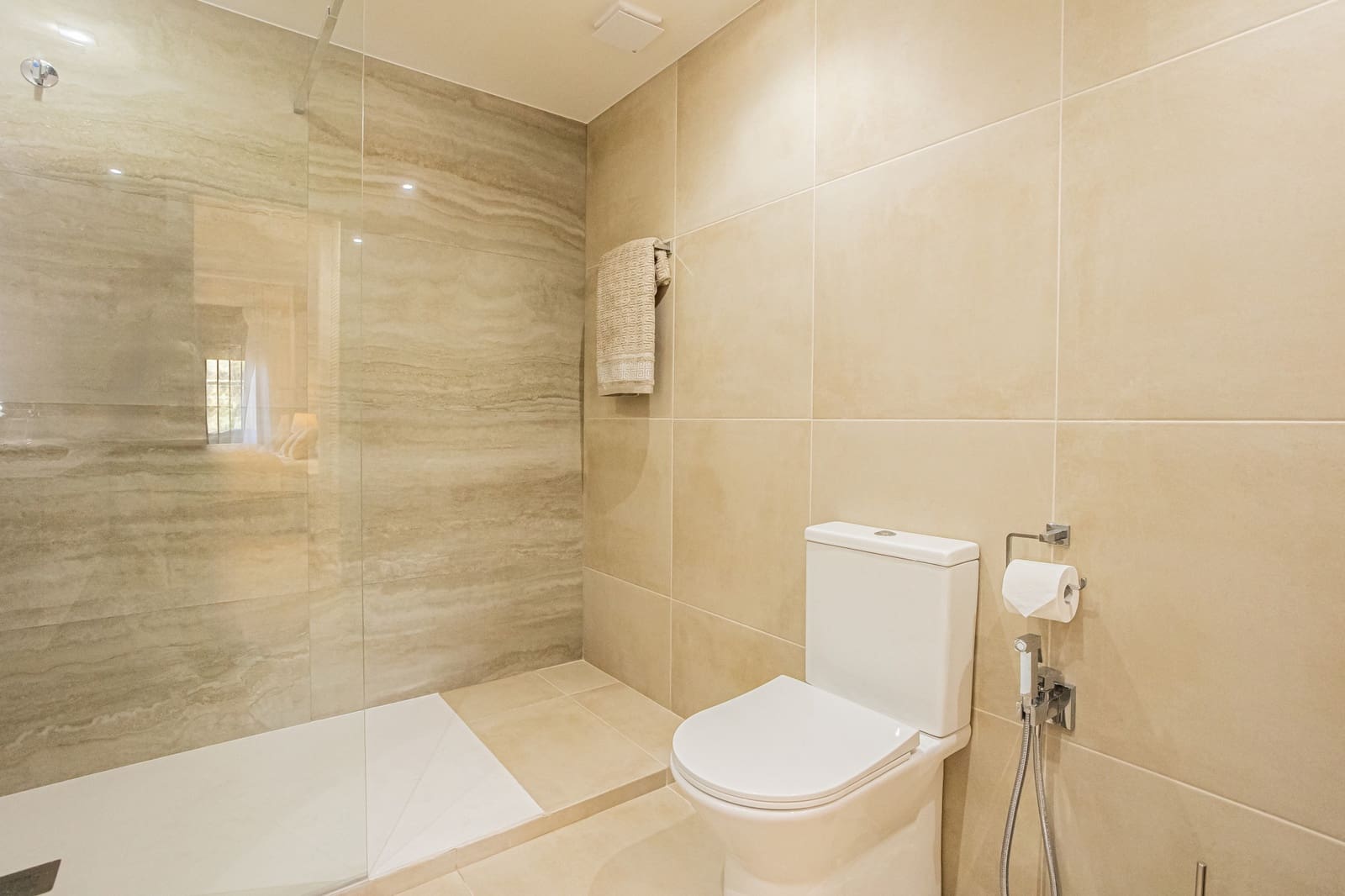 3 sypialnia Apartament na sprzedaż w Marbella z basenem garażem - 749 000 € (Ref: 9848555)