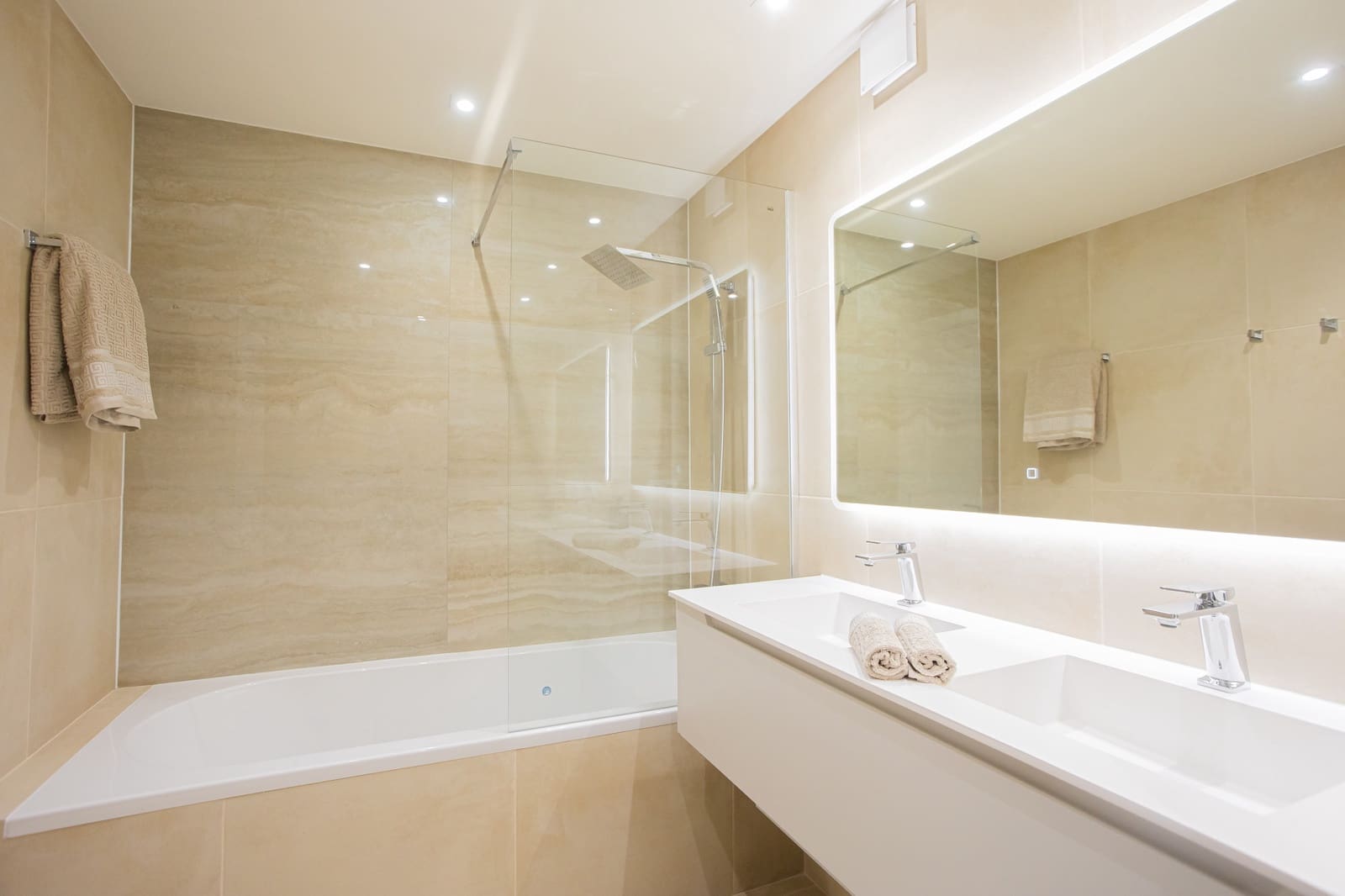 3 bedroom Apartment for sale in Marbella with pool garage - € 749,000 (Ref: 9848555)