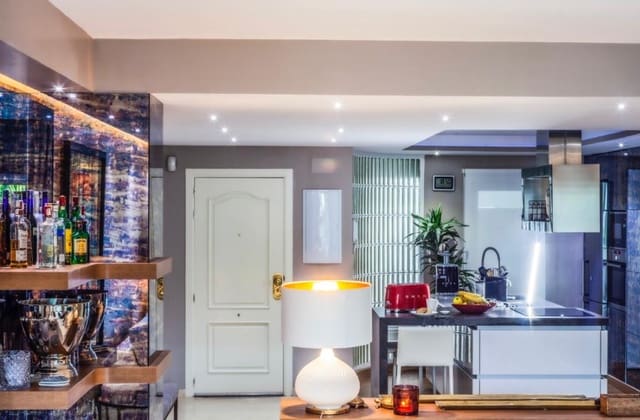 2 soveværelse Lejlighed til salg i Lomas De Marbella, Marbella med swimmingpool garage - € 795.000 (Ref: 9848558)