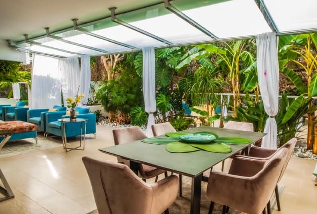 2 soveværelse Lejlighed til salg i Lomas De Marbella, Marbella med swimmingpool garage - € 795.000 (Ref: 9848558)