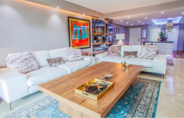 2 soveværelse Lejlighed til salg i Lomas De Marbella, Marbella med swimmingpool garage - € 795.000 (Ref: 9848558)