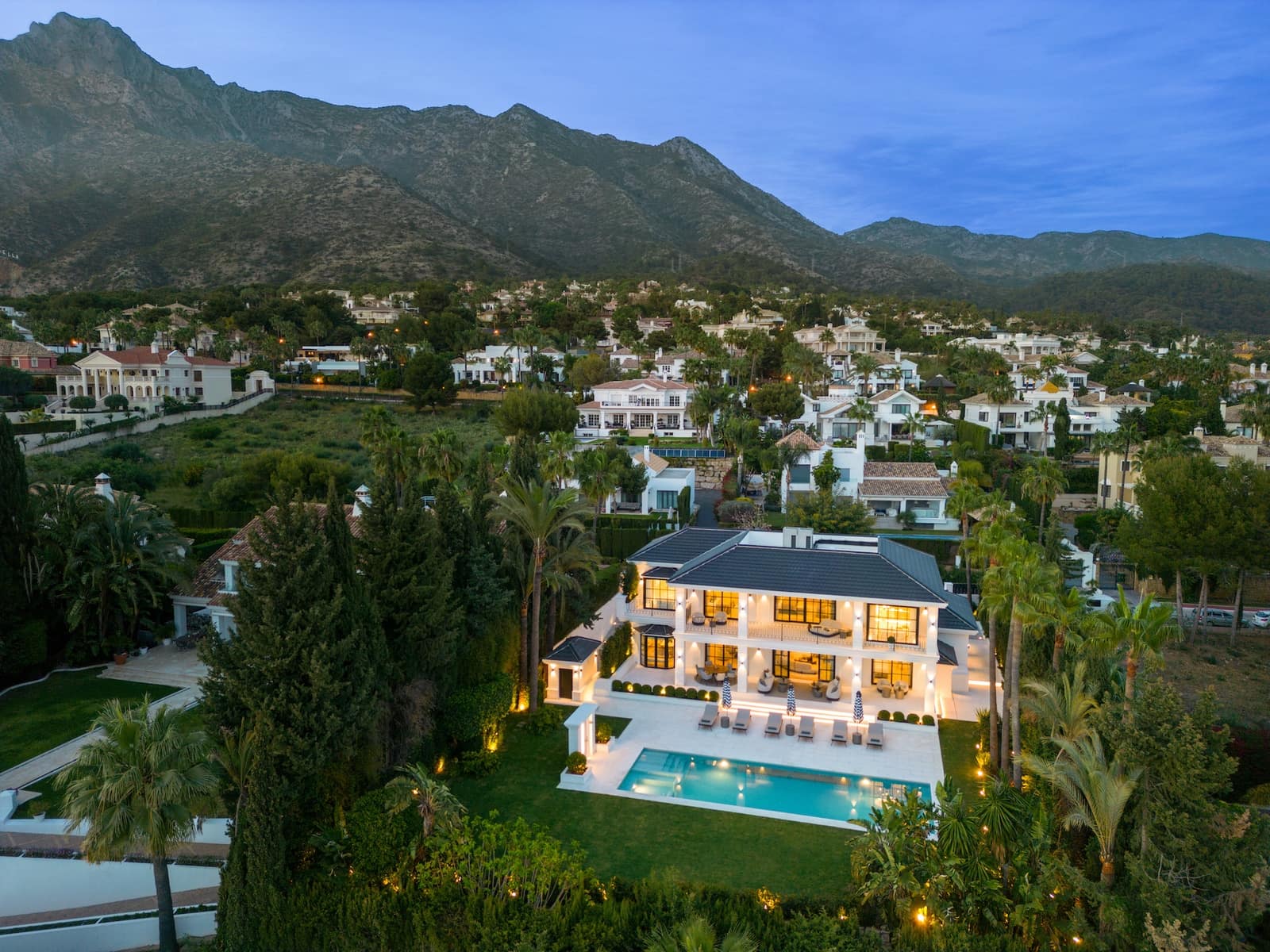 6 quarto Moradia para venda em Marbella com piscina garagem - 14 500 000 € (Ref: 9848559)