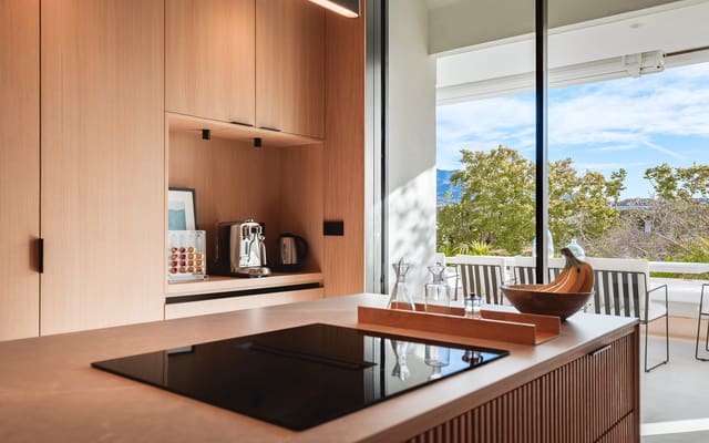 3 sypialnia Apartament na sprzedaż w Lomas De Marbella, Marbella z basenem garażem - 1 980 000 € (Ref: 9848570)