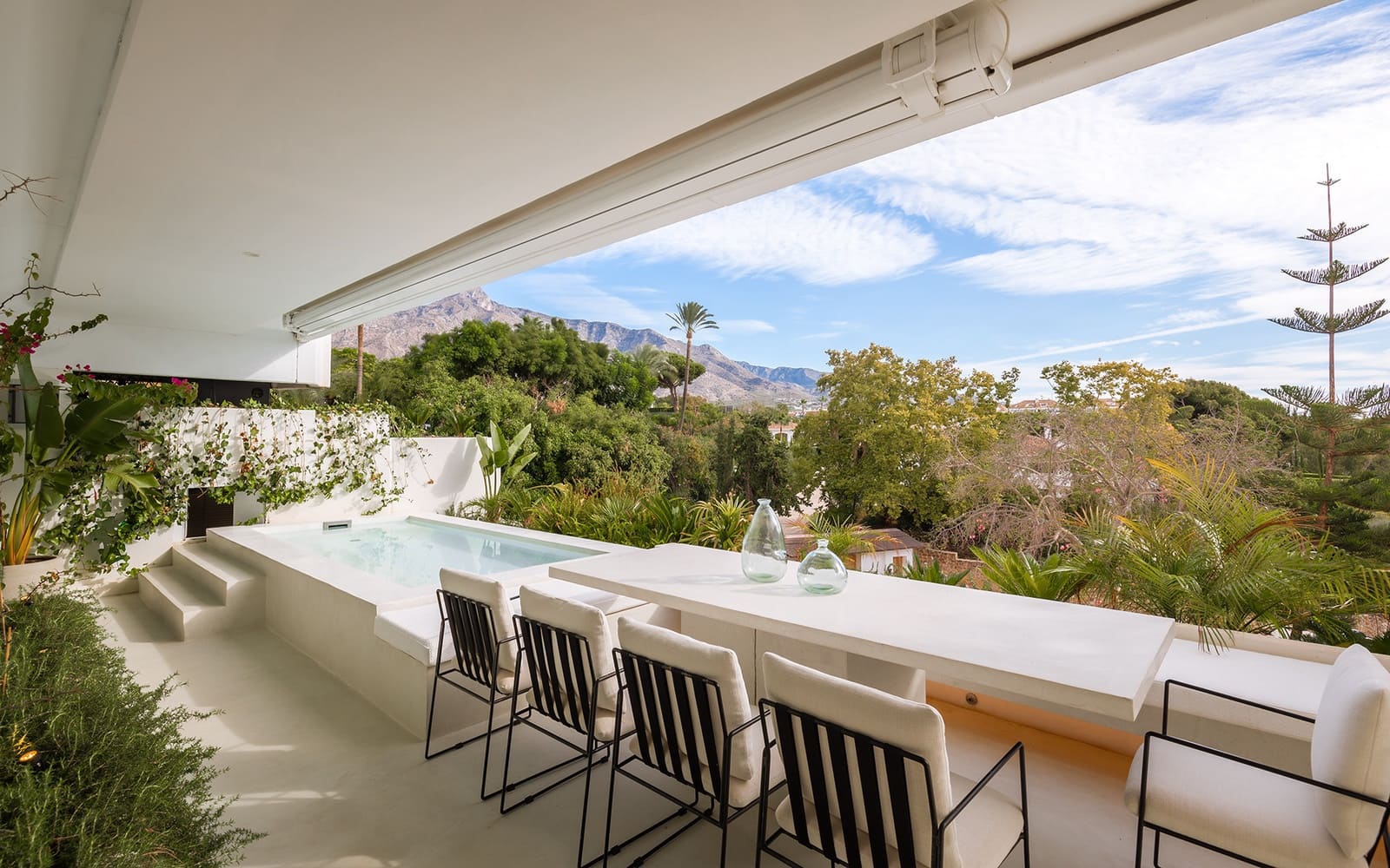 3 Zimmer Apartment zu verkaufen in Marbella mit Pool Garage - 1.980.000 € (Ref: 9848570)