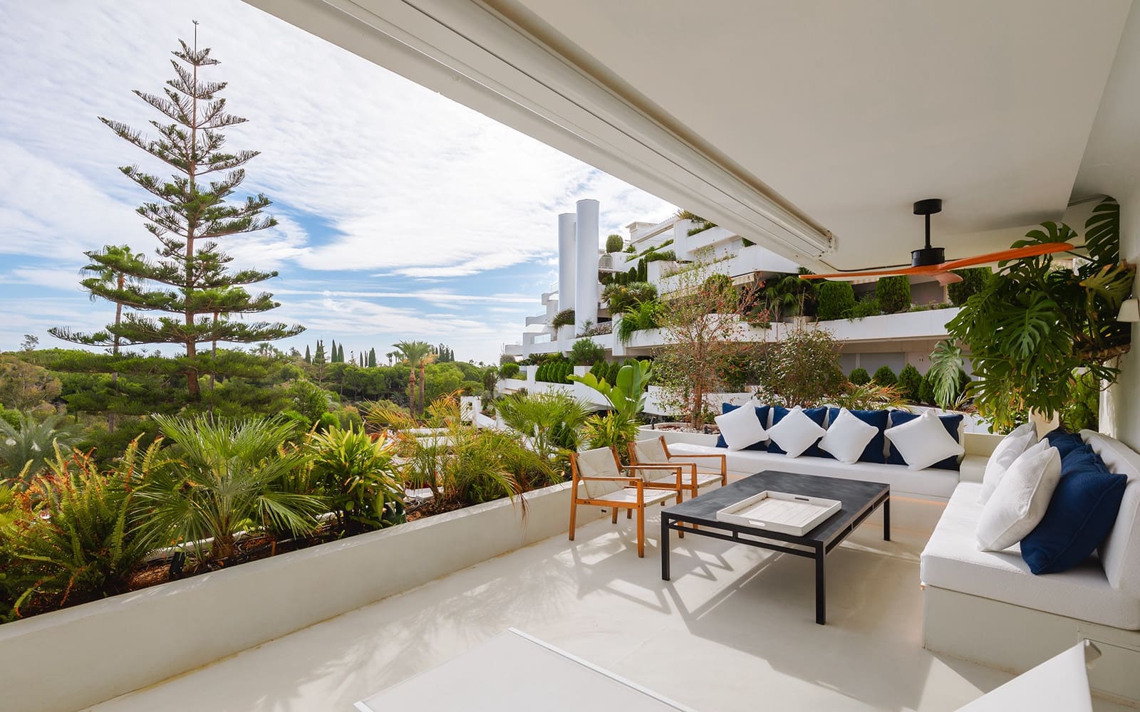 3 Zimmer Apartment zu verkaufen in Marbella mit Pool Garage - 1.980.000 € (Ref: 9848570)