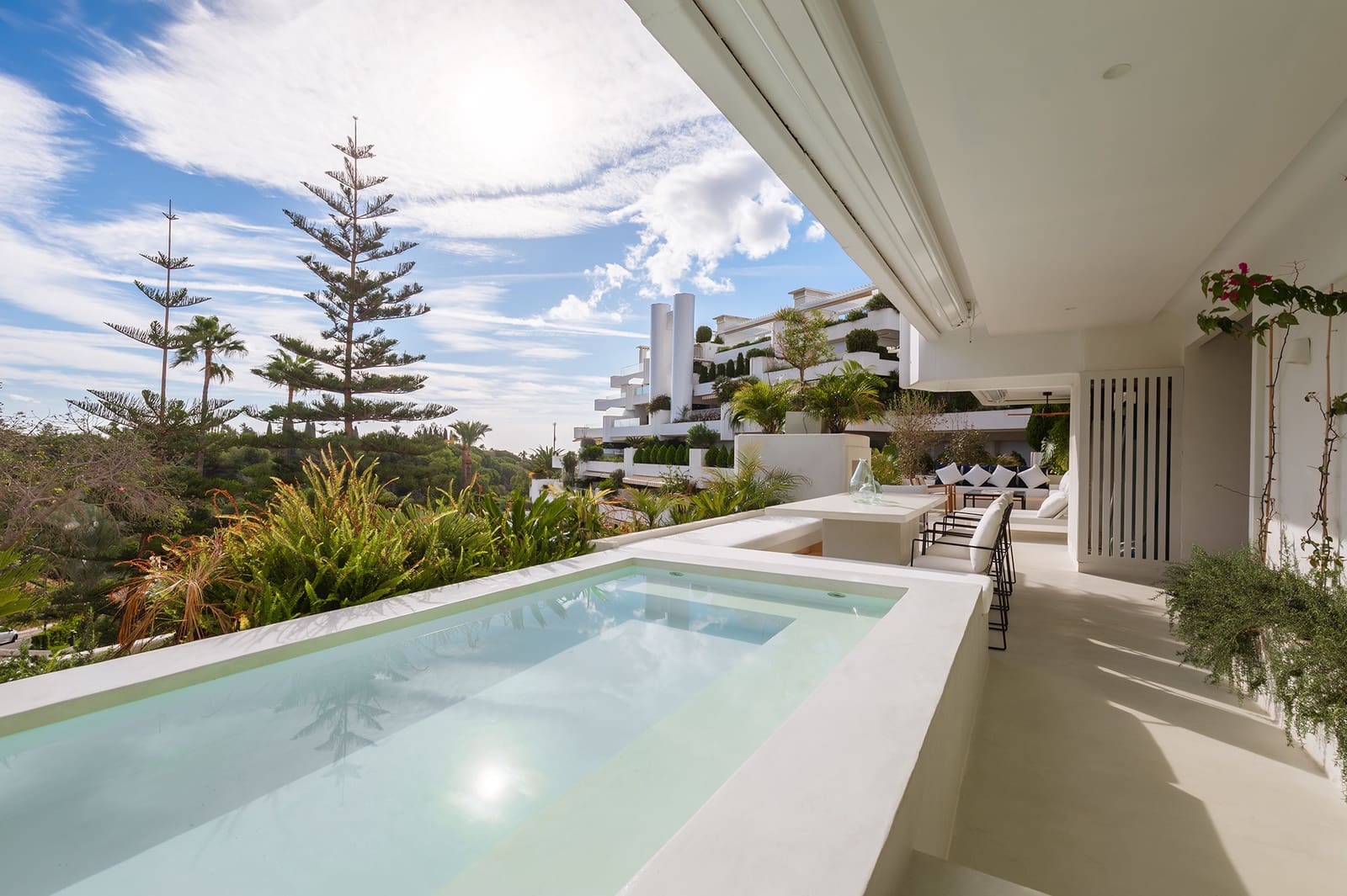 3 Zimmer Apartment zu verkaufen in Marbella mit Pool Garage - 1.980.000 € (Ref: 9848570)