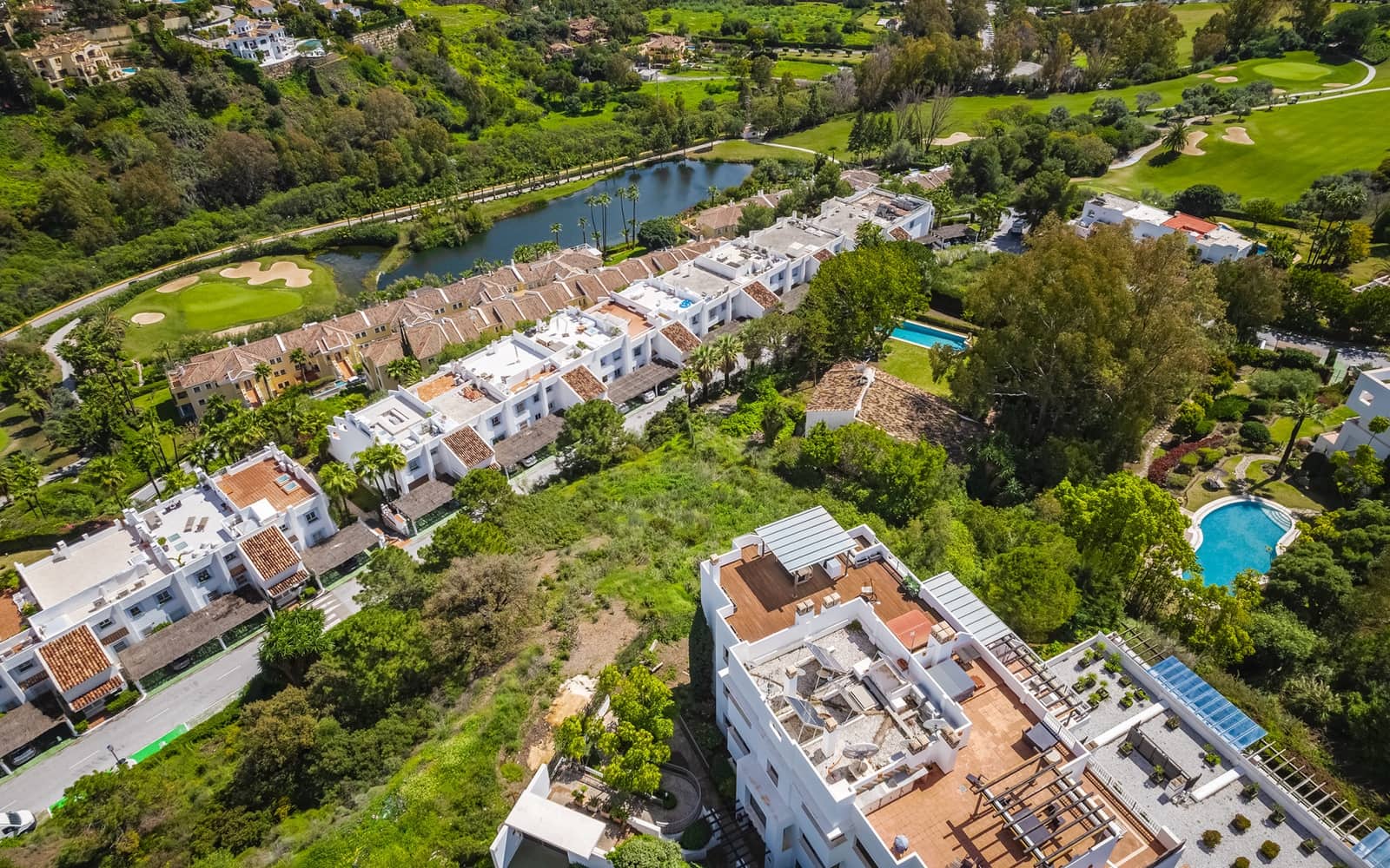 Building Plot for sale in Benahavis - € 2,200,000 (Ref: 9848571)
