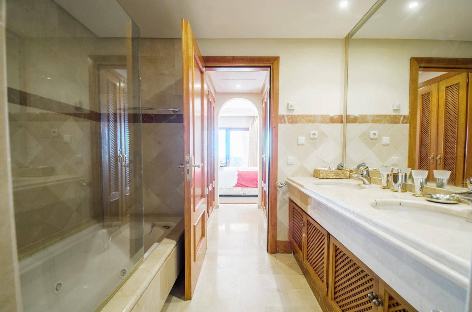 2 bedroom Apartment for sale in Guadalmansa with pool garage - € 1,350,000 (Ref: 9848572)