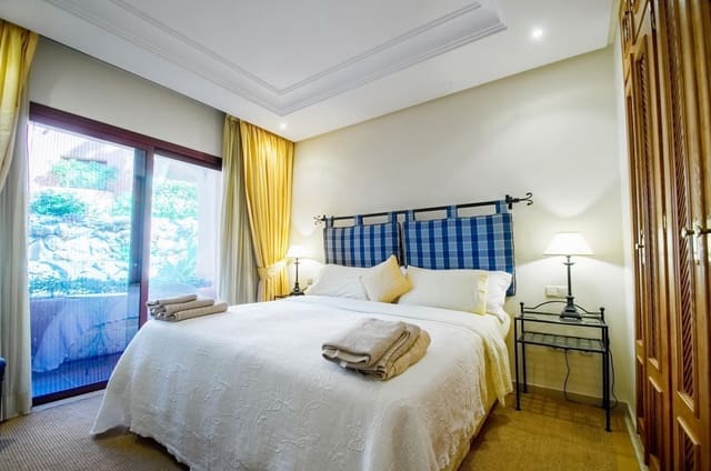 2 soverom Leilighet til salgs i Resinera-Voladilla, Estepona med svømmebasseng garasje - € 1 350 000 (Ref: 9848572)