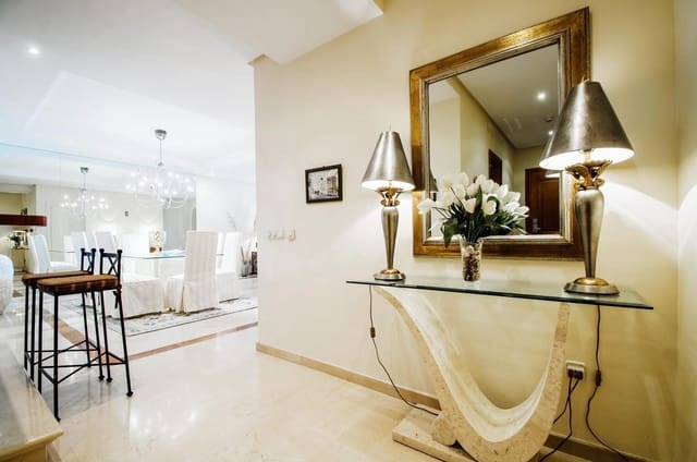 2 soverom Leilighet til salgs i Resinera-Voladilla, Estepona med svømmebasseng garasje - € 1 350 000 (Ref: 9848572)