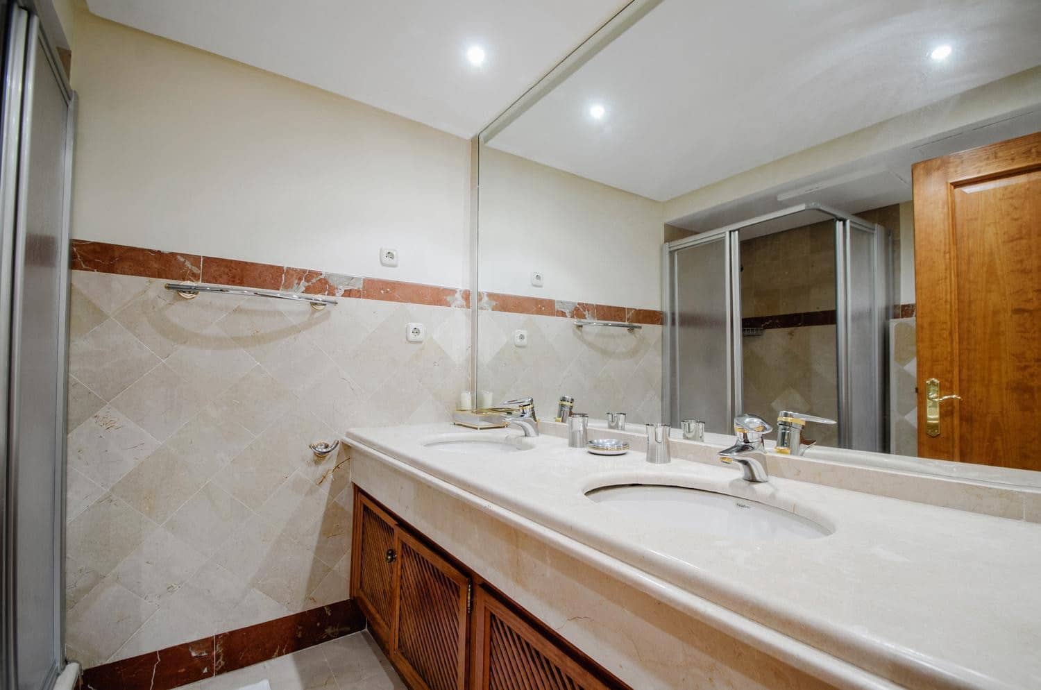 2 bedroom Apartment for sale in Guadalmansa with pool garage - € 1,350,000 (Ref: 9848572)