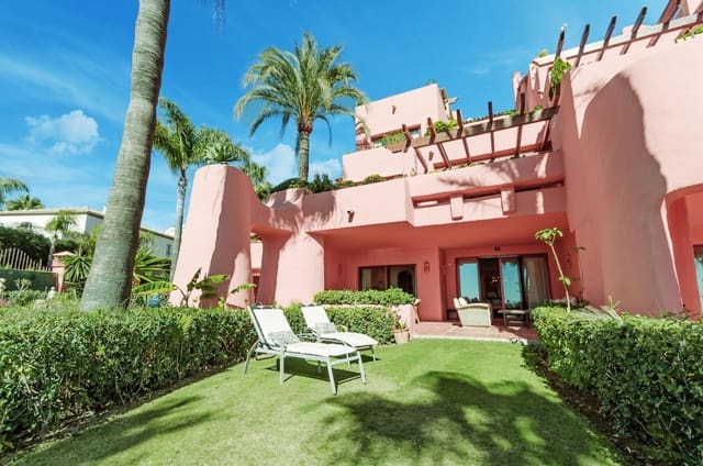 2 soverom Leilighet til salgs i Resinera-Voladilla, Estepona med svømmebasseng garasje - € 1 350 000 (Ref: 9848572)