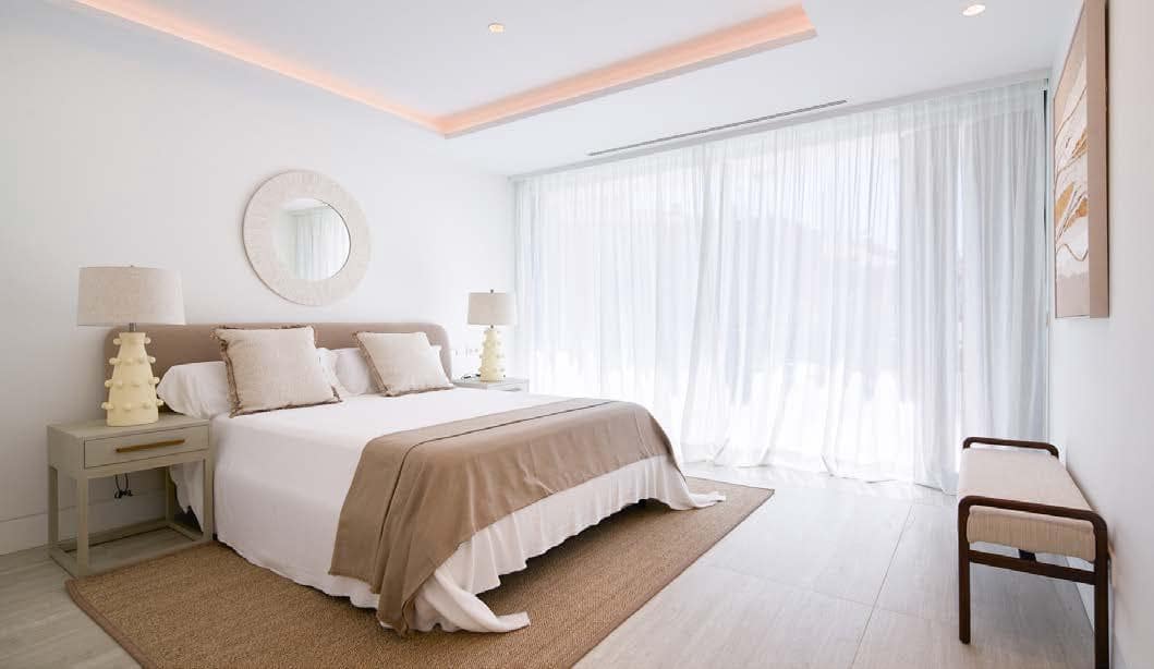 Apartamento de 3 habitaciones en Estepona en venta con piscina garaje - 2.650.000 € (Ref: 9848574)