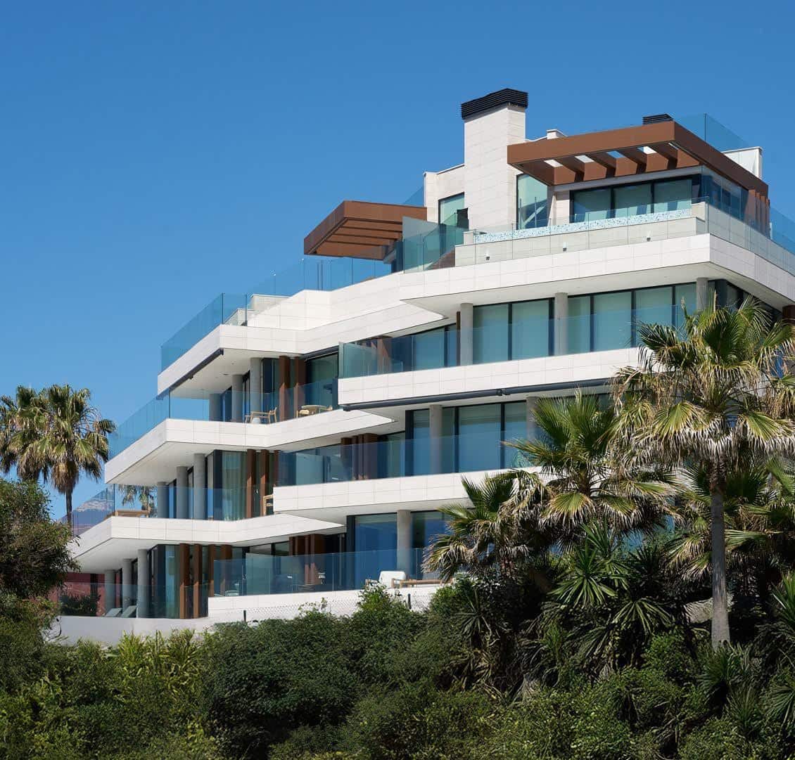 Apartamento de 3 habitaciones en Estepona en venta con piscina garaje - 2.650.000 € (Ref: 9848574)
