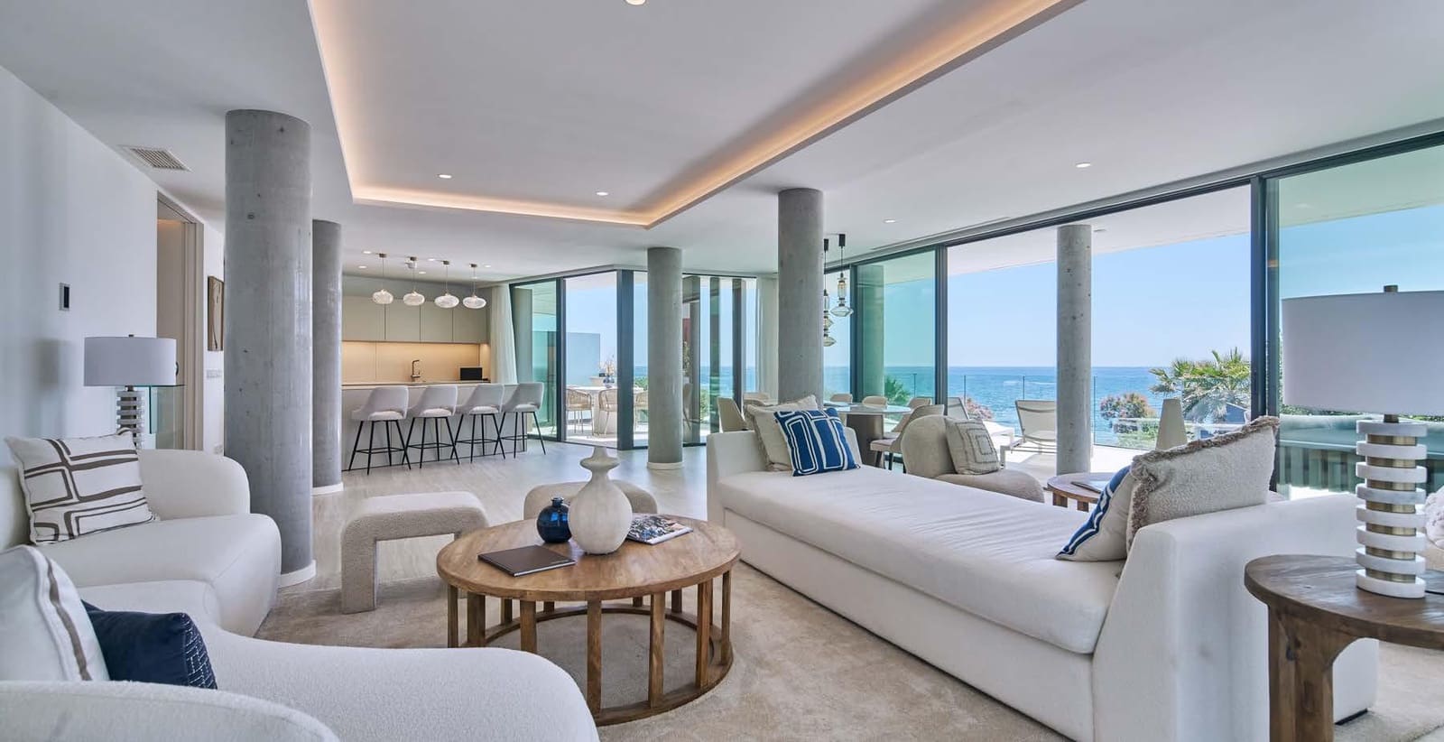 Apartamento de 3 habitaciones en Estepona en venta con piscina garaje - 2.650.000 € (Ref: 9848574)