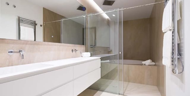 3 quarto Apartamento para venda em Estepona com piscina garagem - 2 650 000 € (Ref: 9848574)