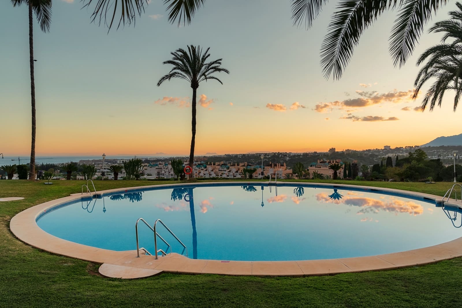 3 soverom Leilighet til salgs i Marbella med svømmebasseng garasje - € 1 350 000 (Ref: 9848582)
