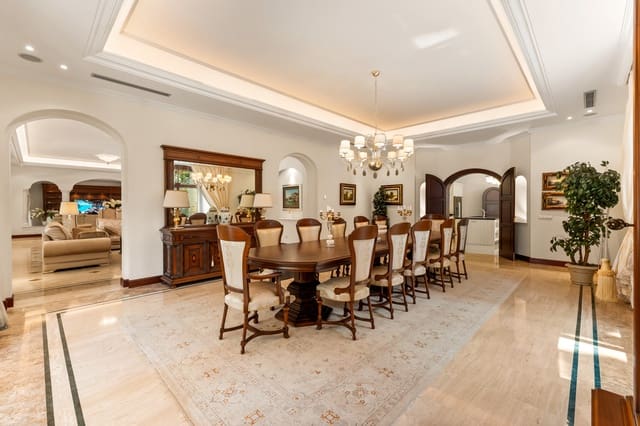 8 sypialnia Willa na sprzedaż w Guadalmina Baja, Marbella z basenem garażem - 9 700 000 € (Ref: 9848590)