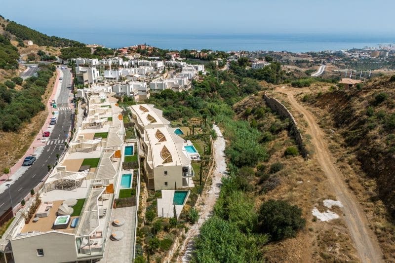 3 bedroom Apartment for sale in Mijas Costa with pool garage - € 1,450,000 (Ref: 9848594)