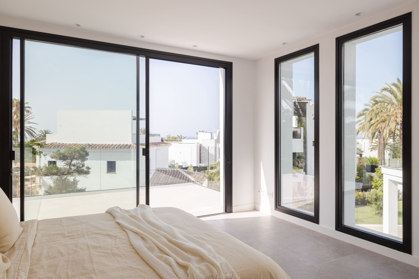 5 bedroom Villa for sale in Marbella with pool garage - € 3,690,000 (Ref: 9848595)