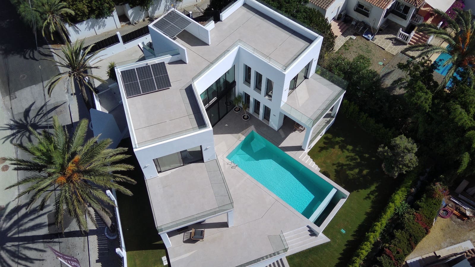 5 bedroom Villa for sale in Marbella with pool garage - € 3,690,000 (Ref: 9848595)