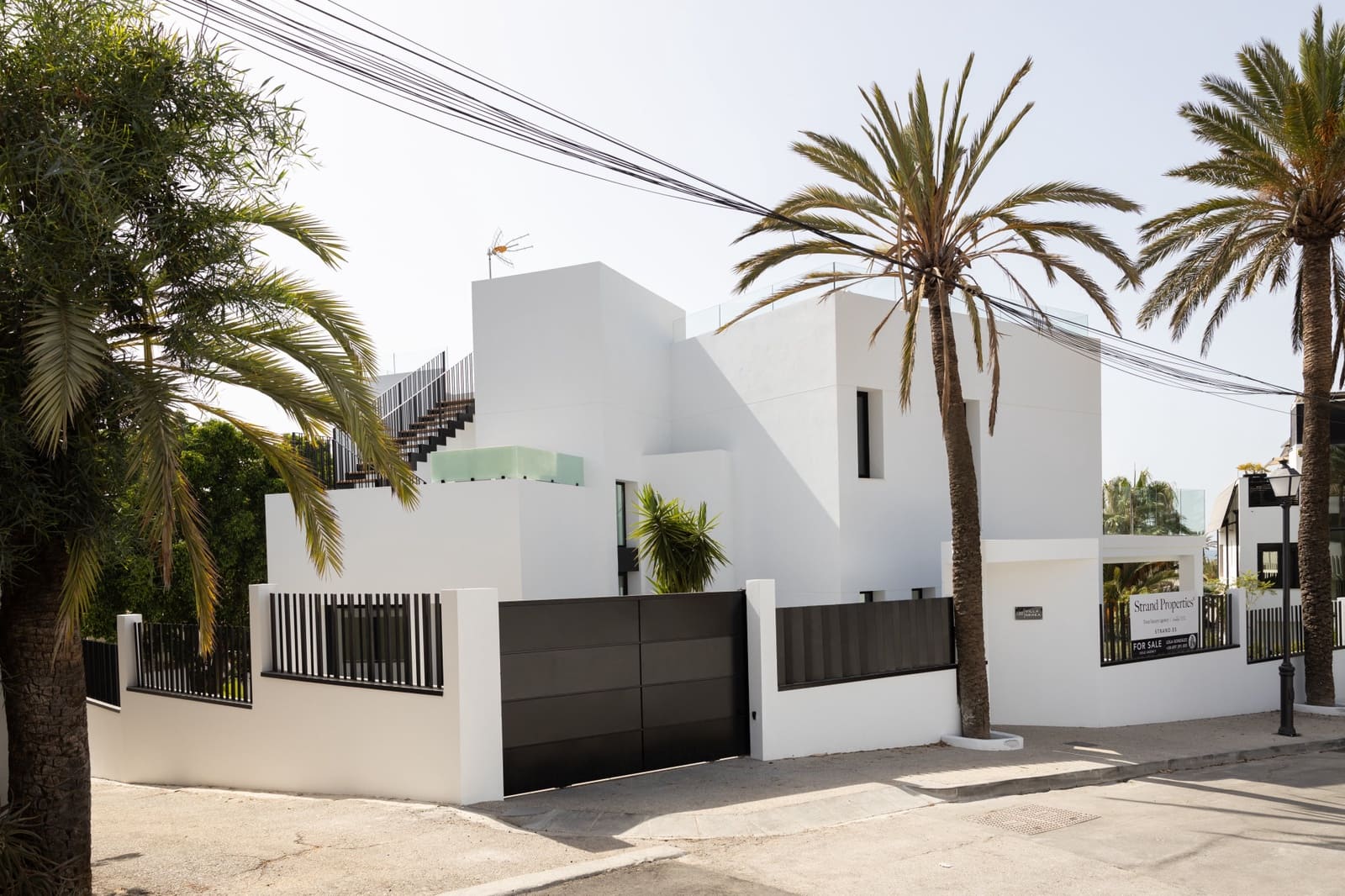 5 bedroom Villa for sale in Marbella with pool garage - € 3,690,000 (Ref: 9848595)